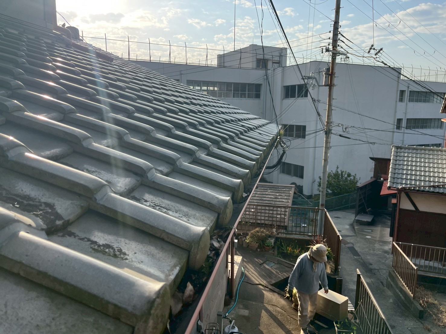 大阪市東住吉区で雨樋工事は３０００円〜ご提供します【屋根工事・雨樋工事・雨樋交換】