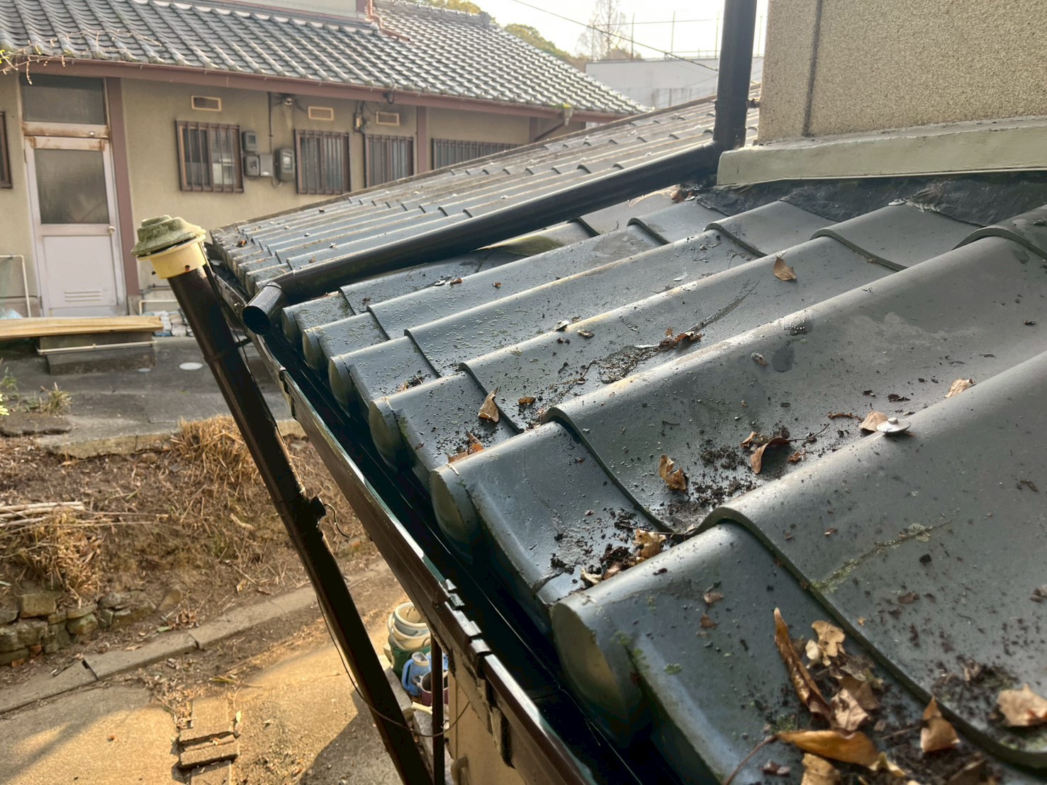 【大阪市此花区】雨樋の破損・外れ・割れ 即日現地調査・最短当日修理